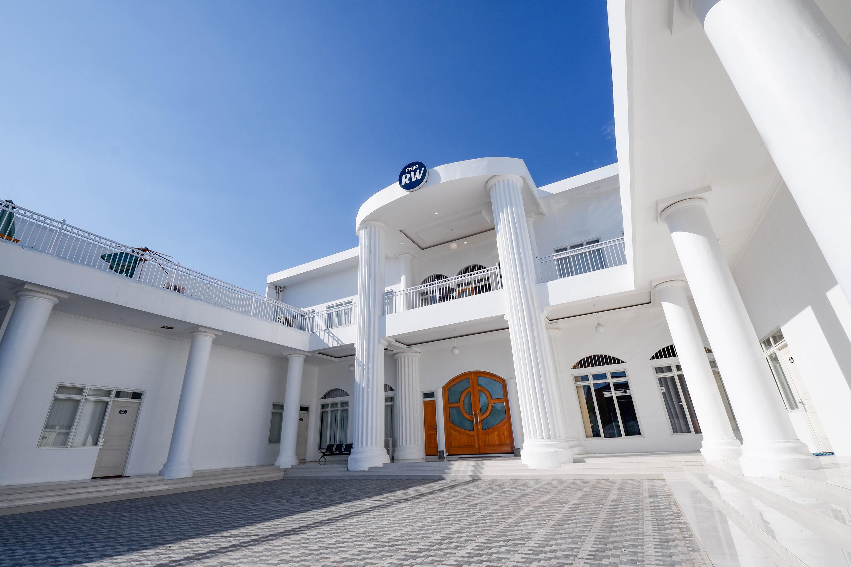 Griya Rw Family Guest House Redpartner Solo Kültér fotó