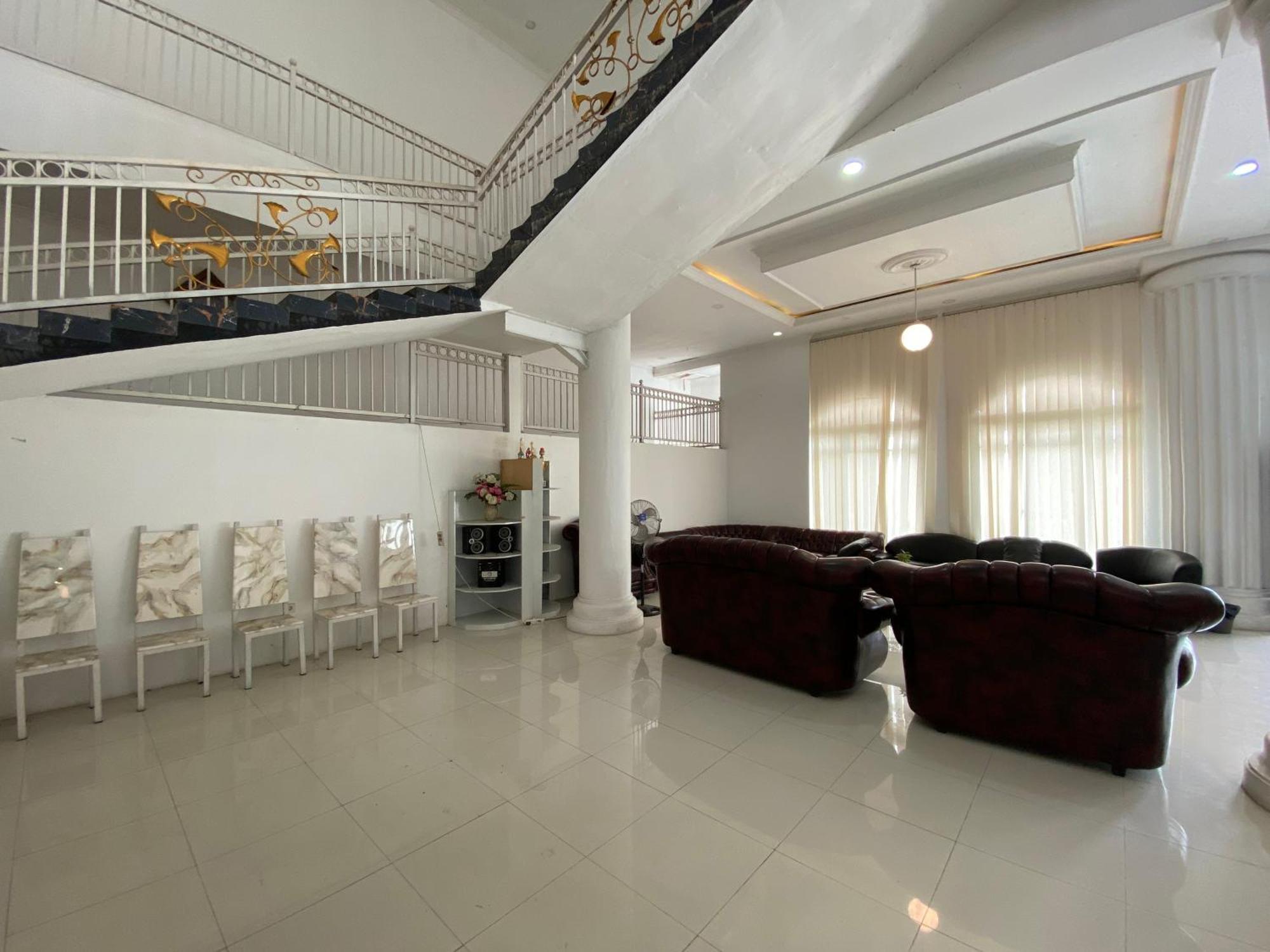 Griya Rw Family Guest House Redpartner Solo Kültér fotó