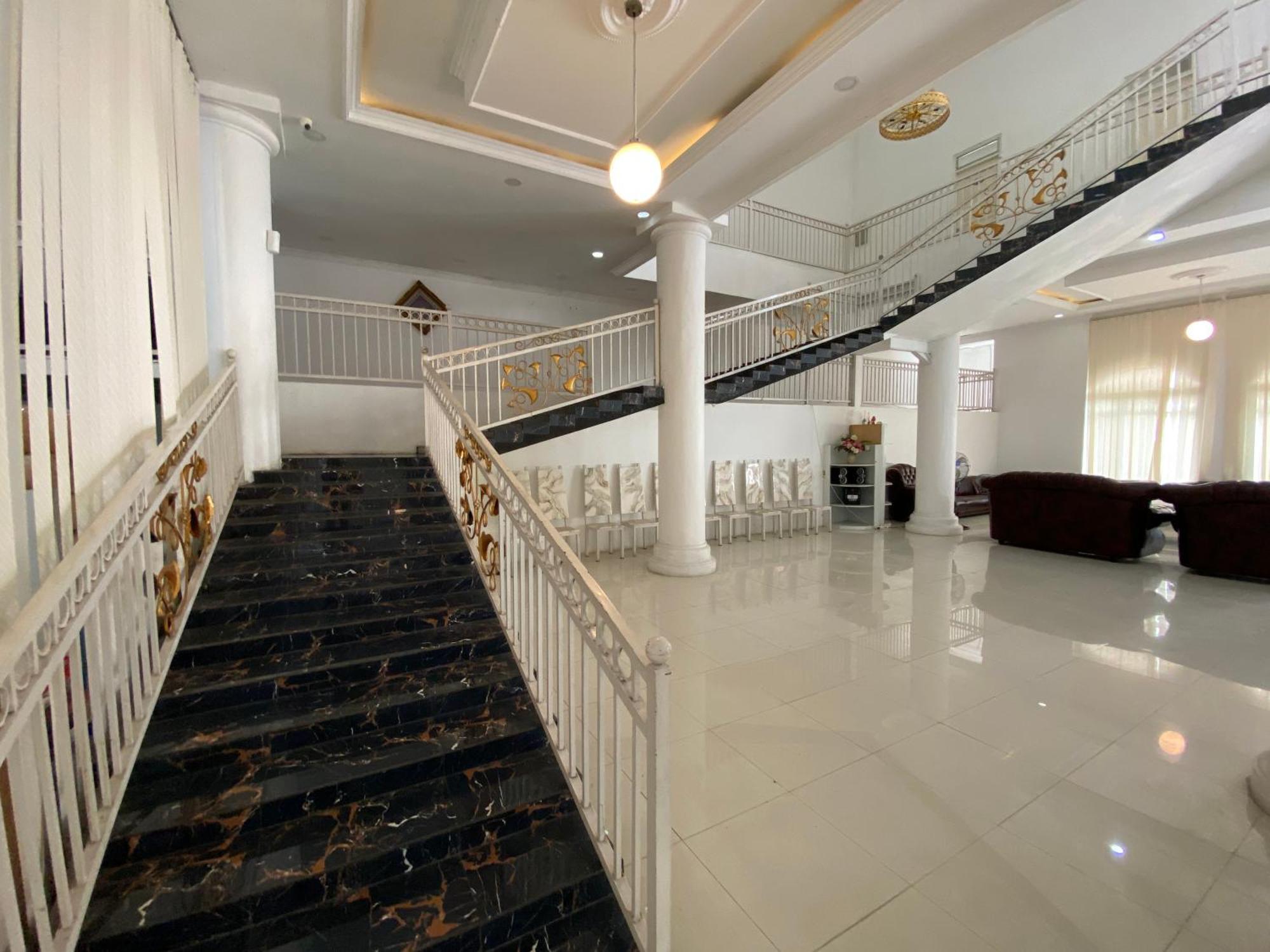 Griya Rw Family Guest House Redpartner Solo Kültér fotó