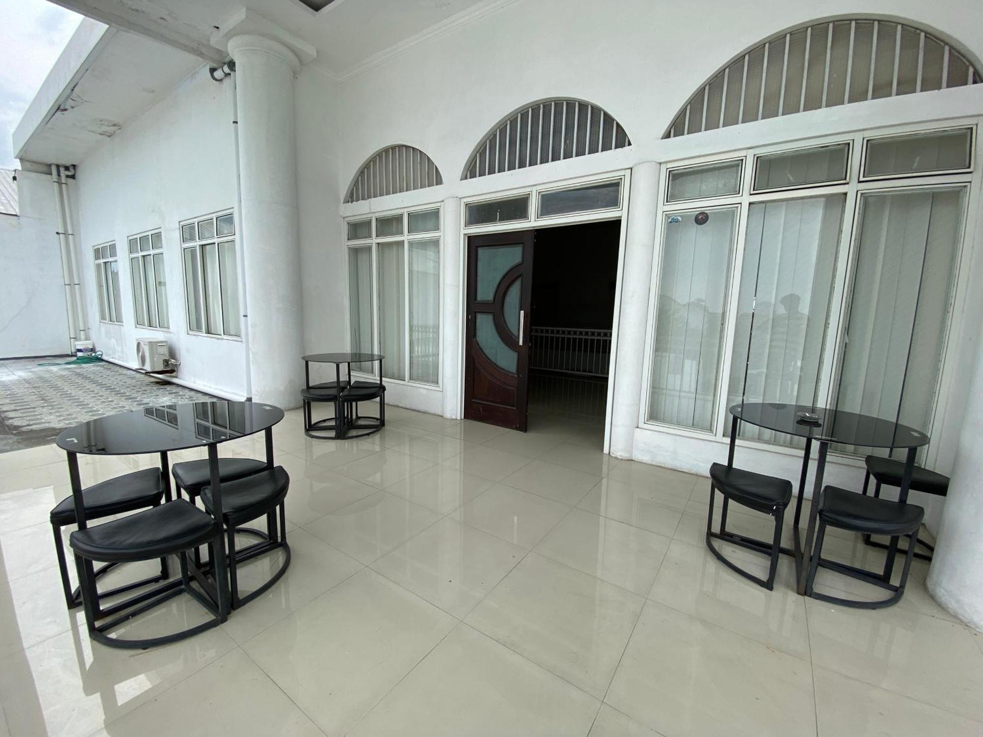 Griya Rw Family Guest House Redpartner Solo Kültér fotó