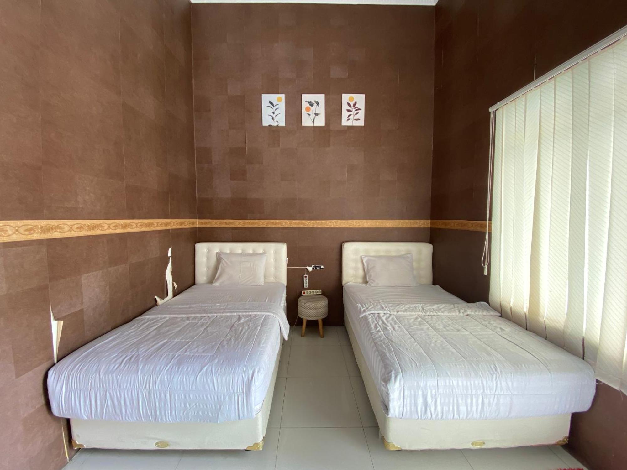 Griya Rw Family Guest House Redpartner Solo Kültér fotó